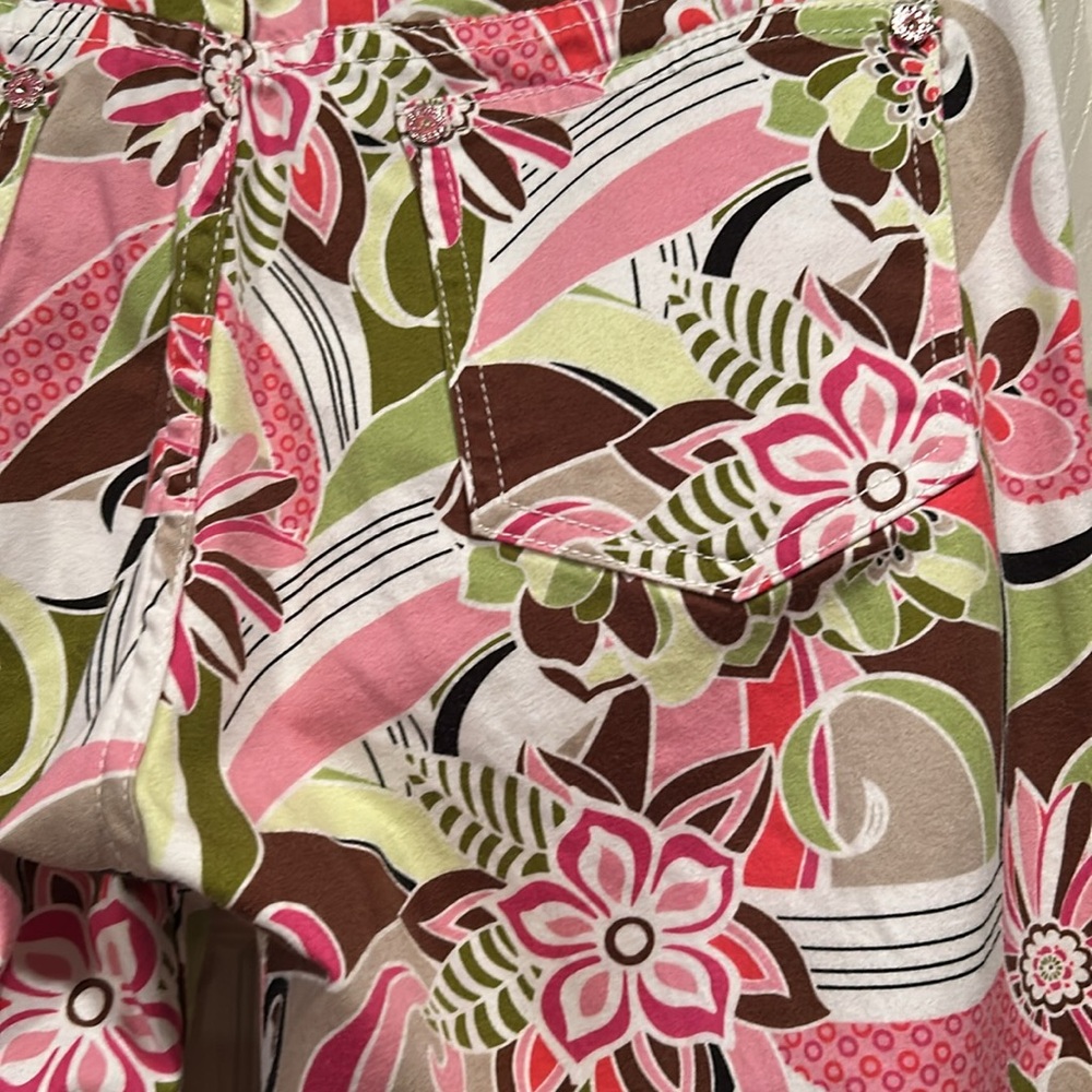V Christina sz 10 Pink and Brown Floral Pants. Hem can be cuffed for cute look! - Picture 6 of 6